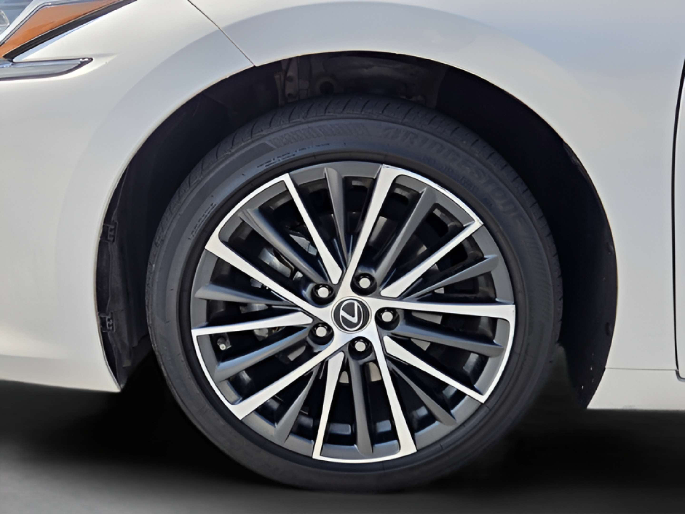 Used 2023 Lexus ES 300h w/ Premium Package FWD image 32
