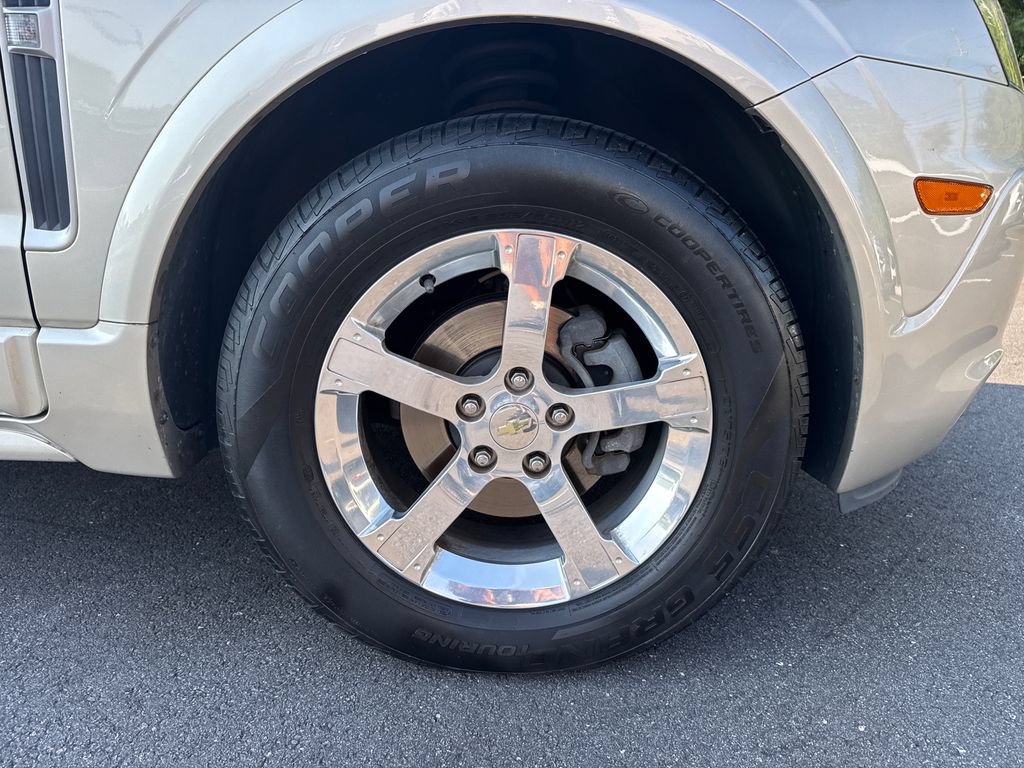 Used 2014 Chevrolet Captiva Sport LT FWD image 11