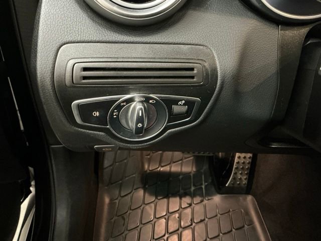 Used 2021 Mercedes-Benz GLC 300 4MATIC image 21