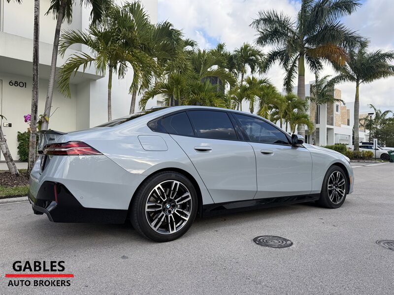 Used 2025 BMW 530i xDrive AWD/4WD image 4