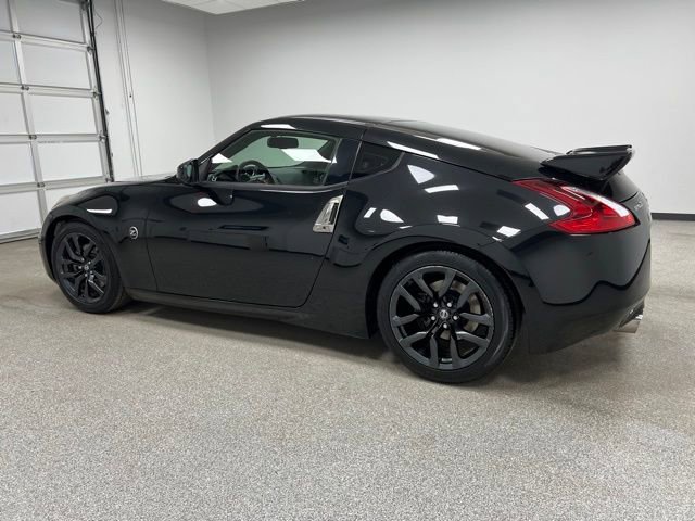Used 2019 Nissan 370Z Coupe RWD image 6