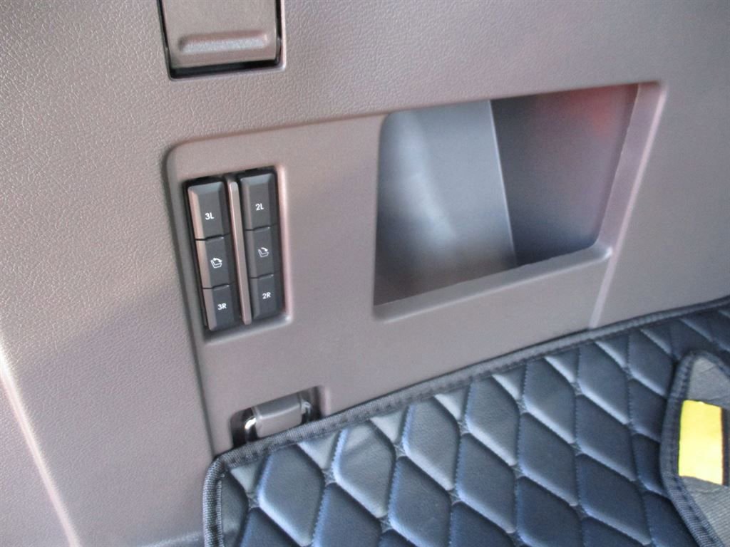 Used 2024 Lincoln Navigator L Reserve image 17