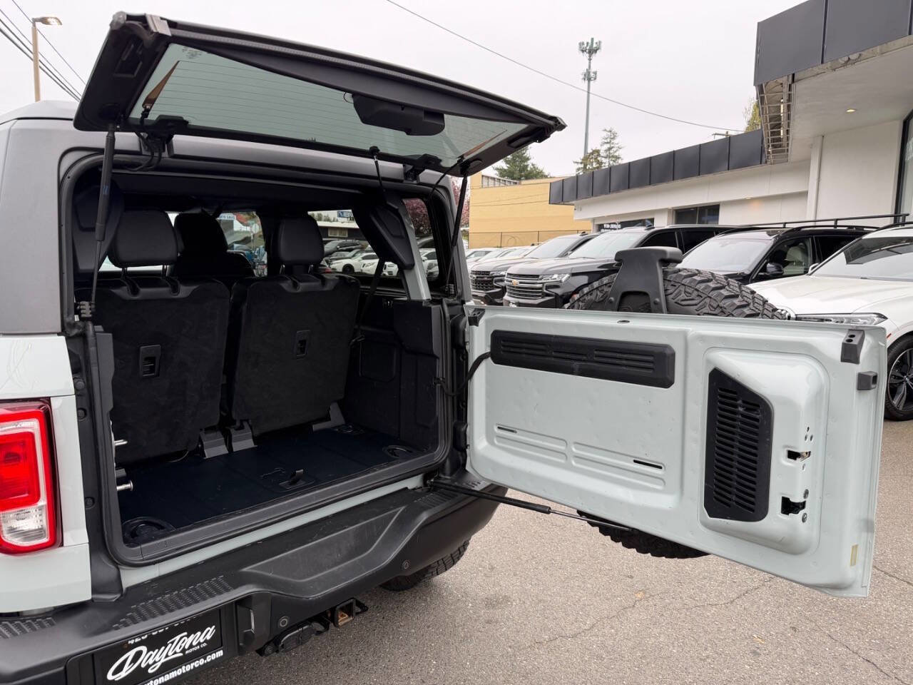 Used 2023 Ford Bronco Black Diamond w/ Sasquatch Package AWD/4WD image 7