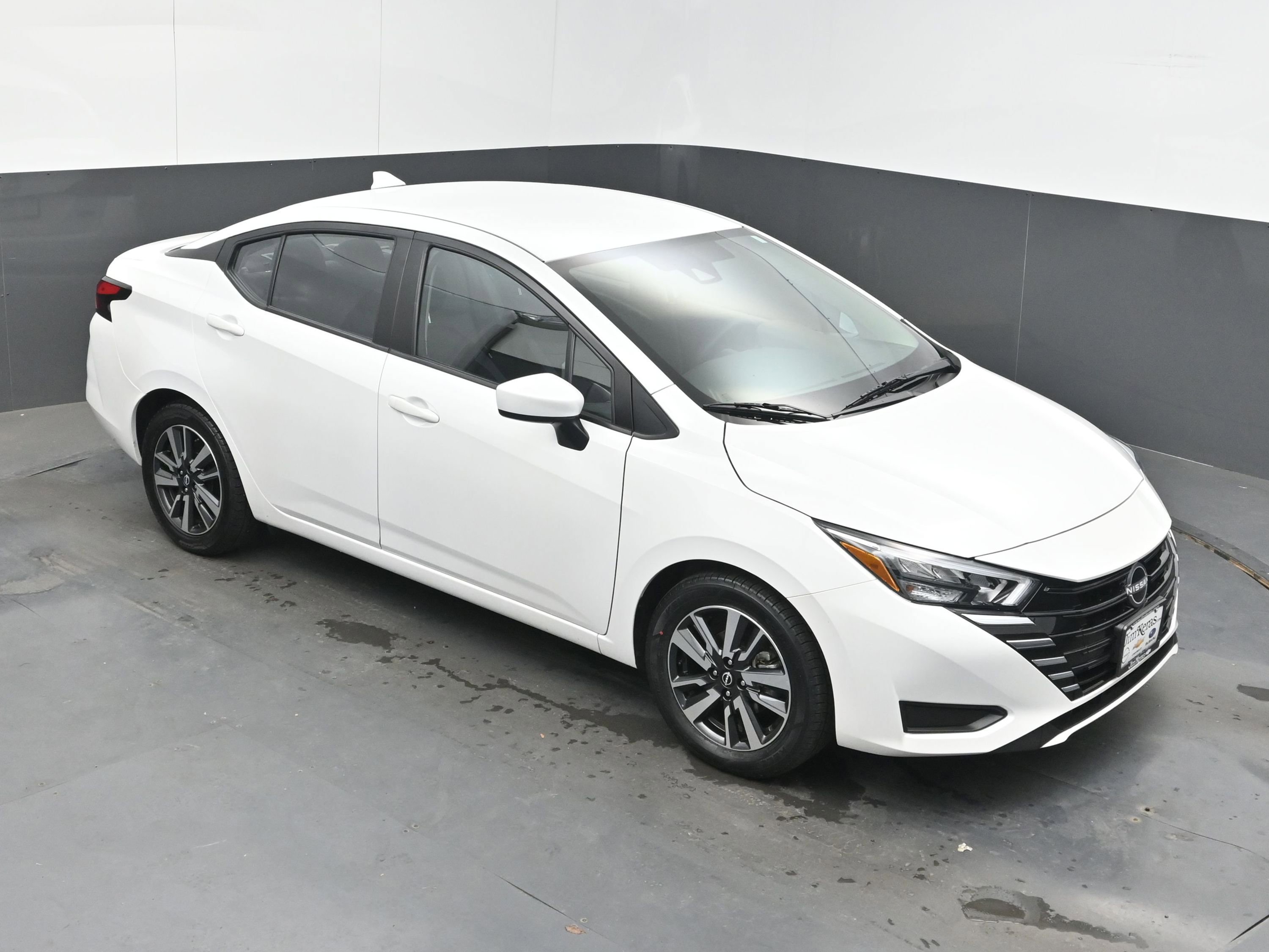 Used 2025 Nissan Versa SV image 35