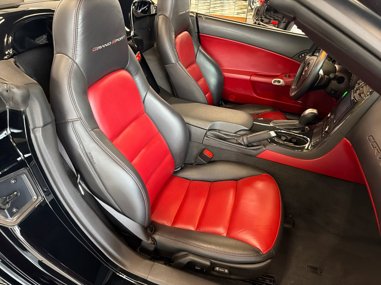 Used 2010 Chevrolet Corvette Grand Sport w/ Preferred Equipment Group image 18