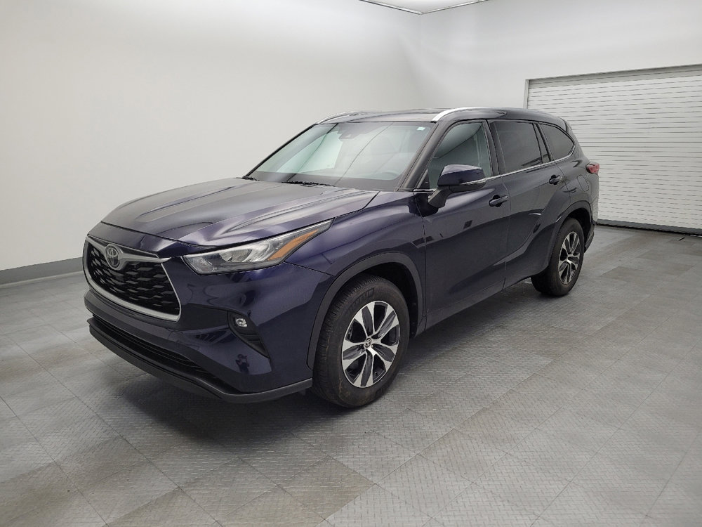 Used 2020 Toyota Highlander XLE image 2
