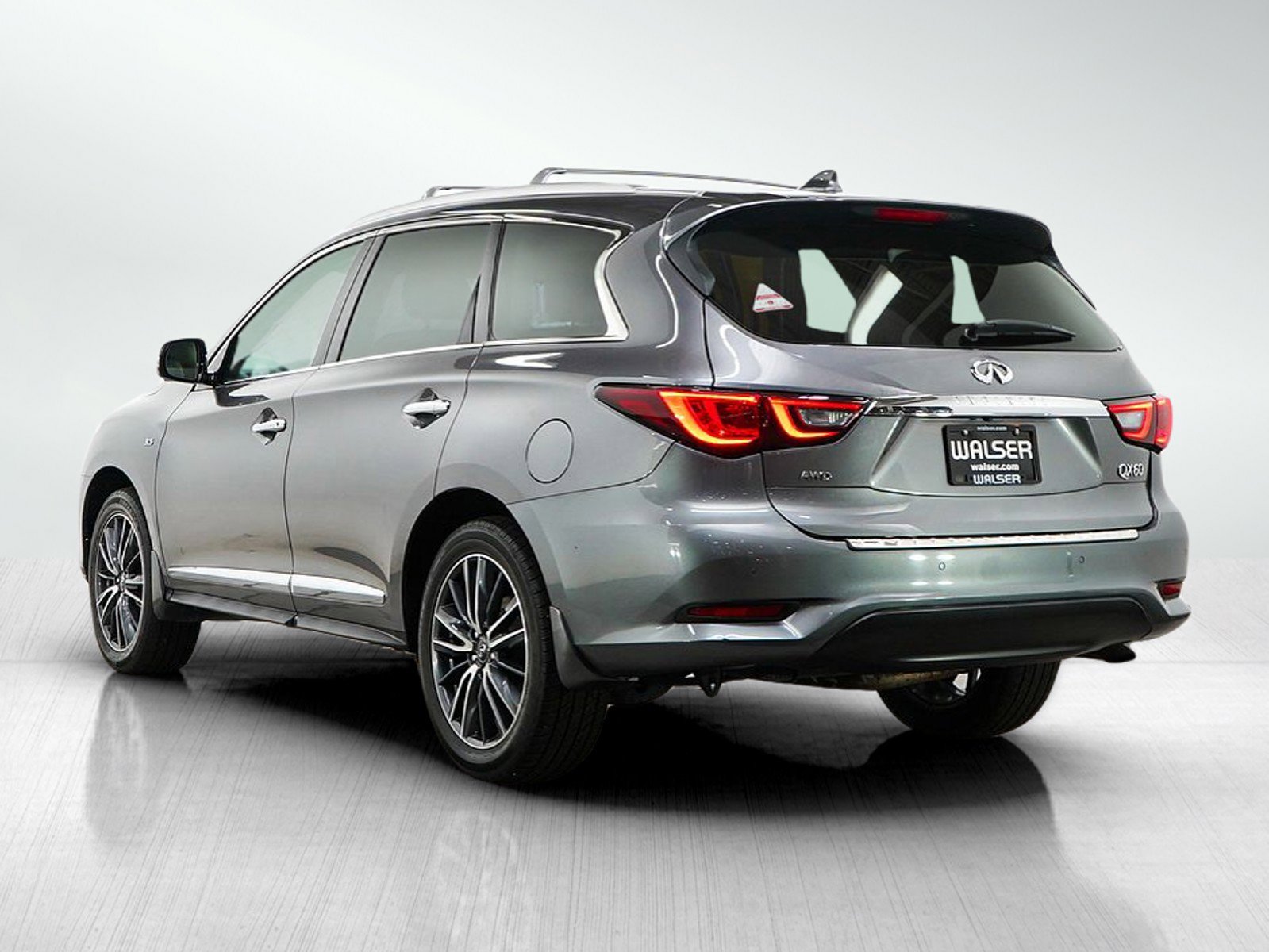 Used 2020 INFINITI QX60 Luxe w/ Sensory Package image 3