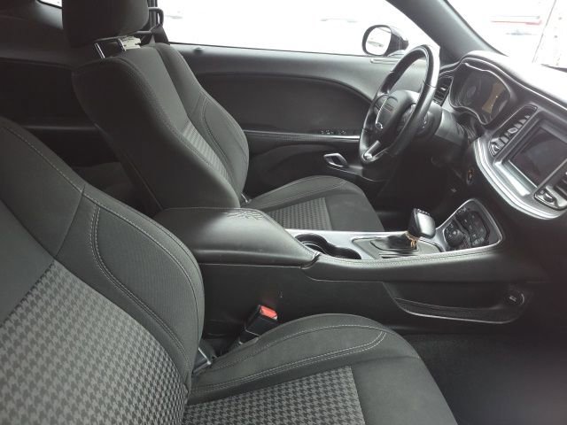 Used 2018 Dodge Challenger R/T w/ Driver Convenience Group image 4