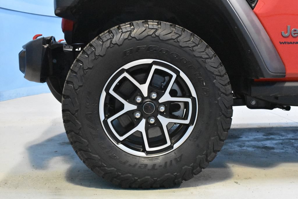 Used 2025 Jeep Wrangler Unlimited Rubicon w/ Convenience Group AWD/4WD image 25
