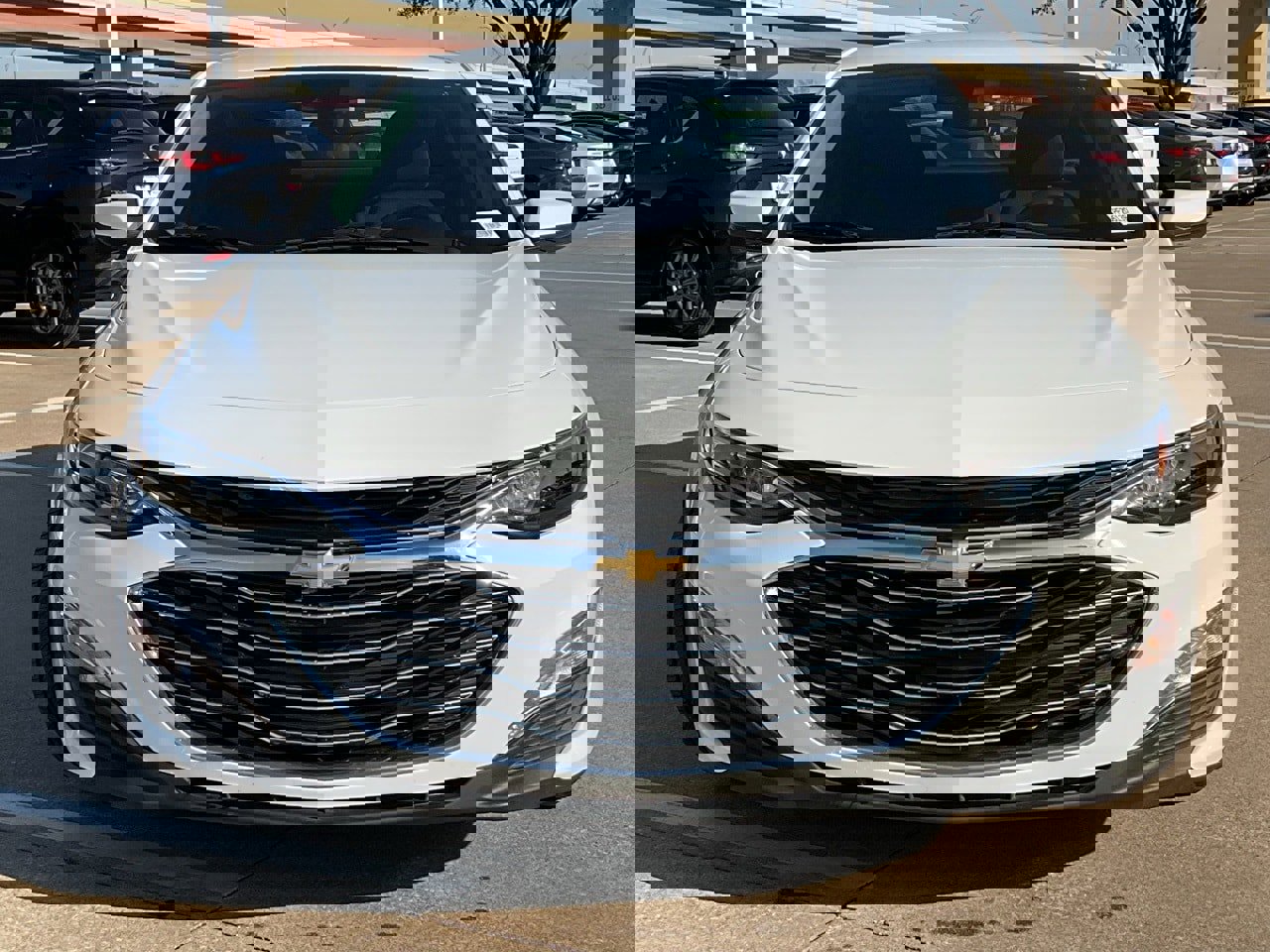 Used 2023 Chevrolet Malibu LT w/ Driver Confidence Package image 3