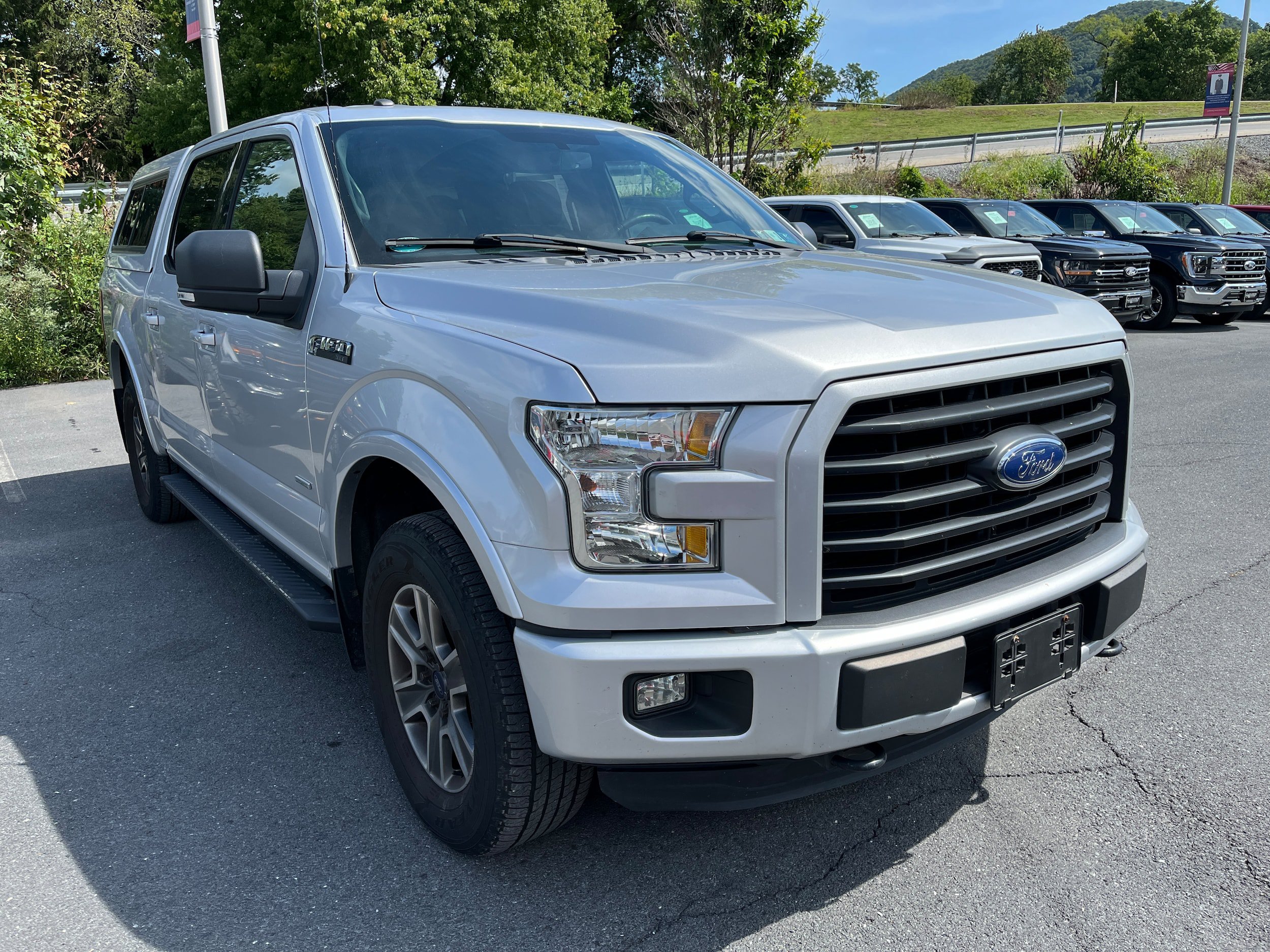 Used 2016 Ford F150 XLT w/ Equipment Group 302A Luxury AWD/4WD image 5