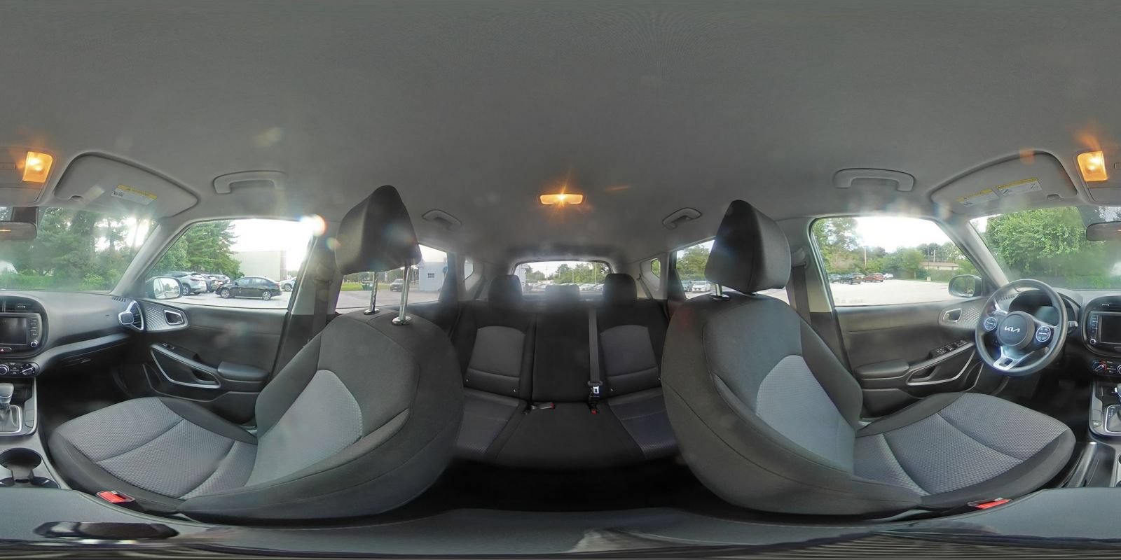 Used 2025 Kia Soul LX w/ LX Technology Package FWD image 39