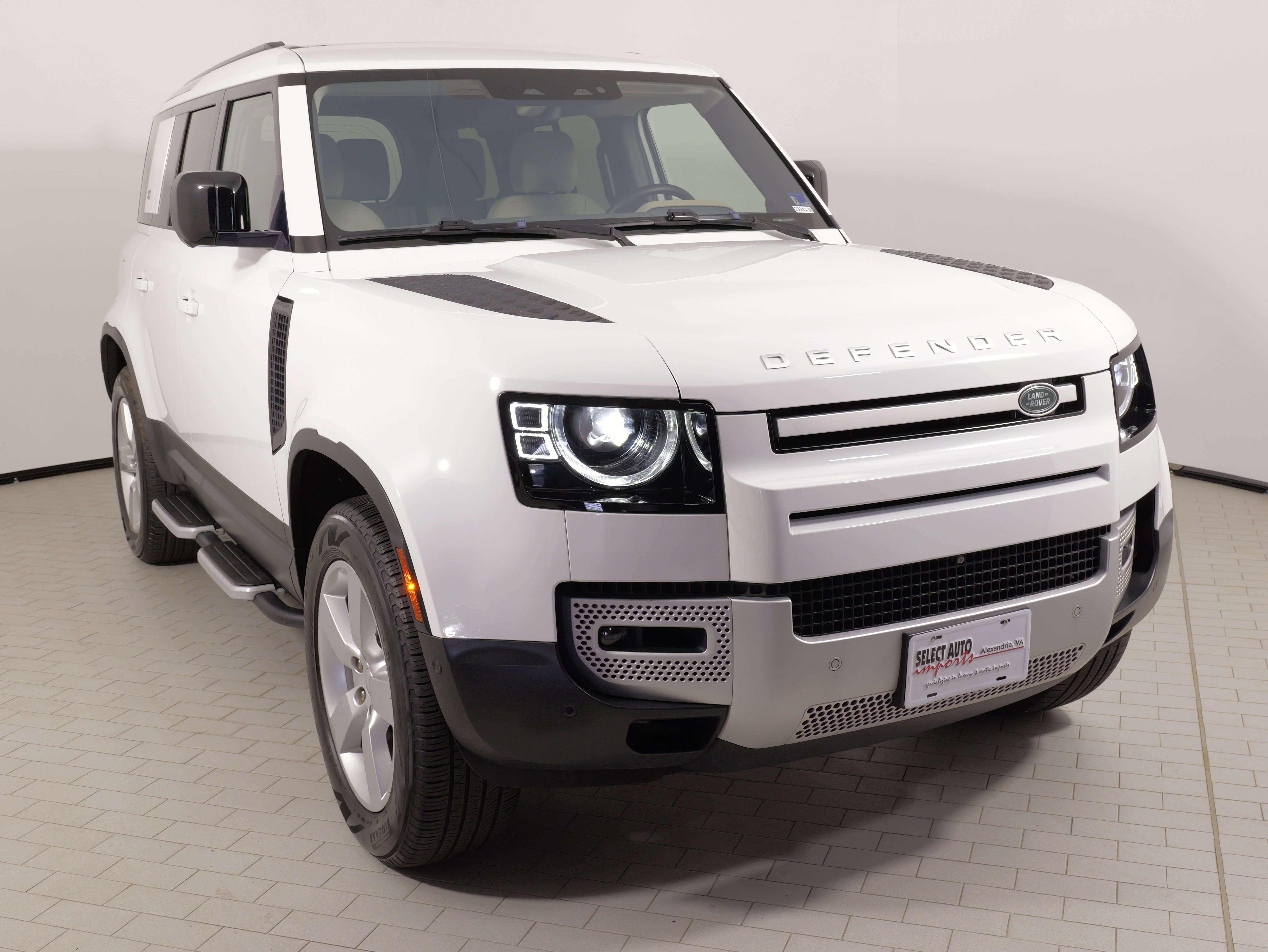 Used 2022 Land Rover Defender 110 SE AWD/4WD image 5