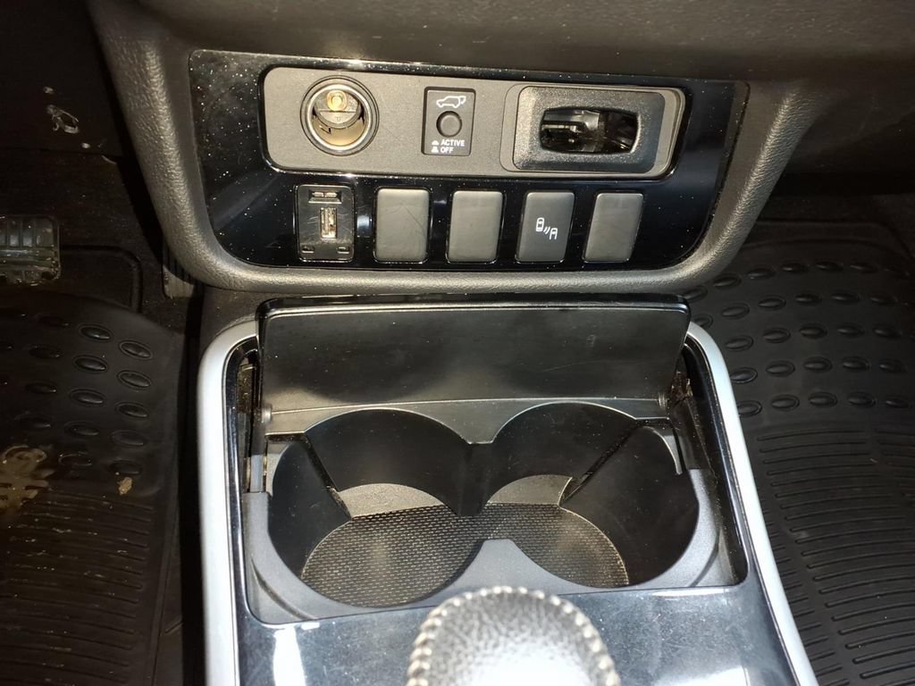 Used 2019 Mitsubishi Outlander SEL AWD/4WD image 31