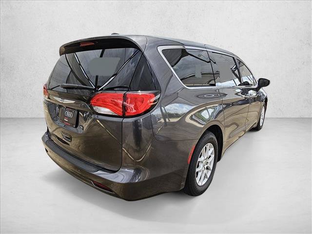 Used 2018 Chrysler Pacifica LX FWD image 5