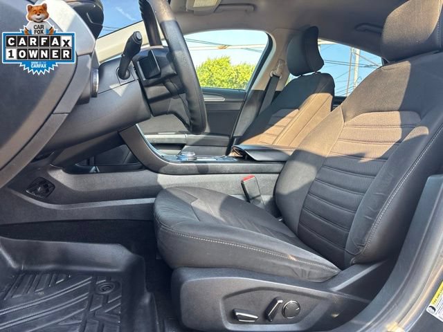 Used 2019 Ford Fusion SE FWD image 11