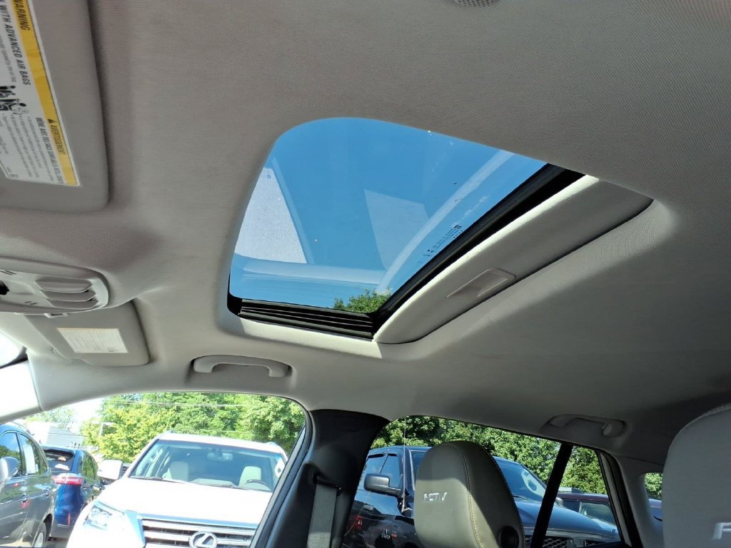 Used 2026 Chevrolet Trax ACTIV w/ Sunroof Package FWD image 11