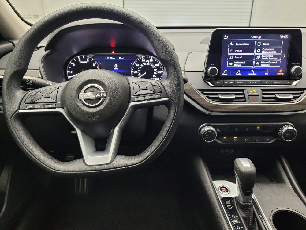 Used 2025 Nissan Altima 2.5 SV FWD image 22