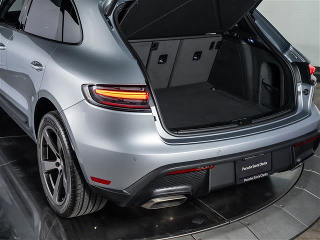 Certified 2026 Porsche Macan AWD/4WD image 31