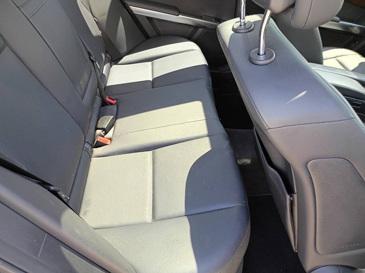 Used 2015 Mercedes-Benz GLK 350 4MATIC image 25
