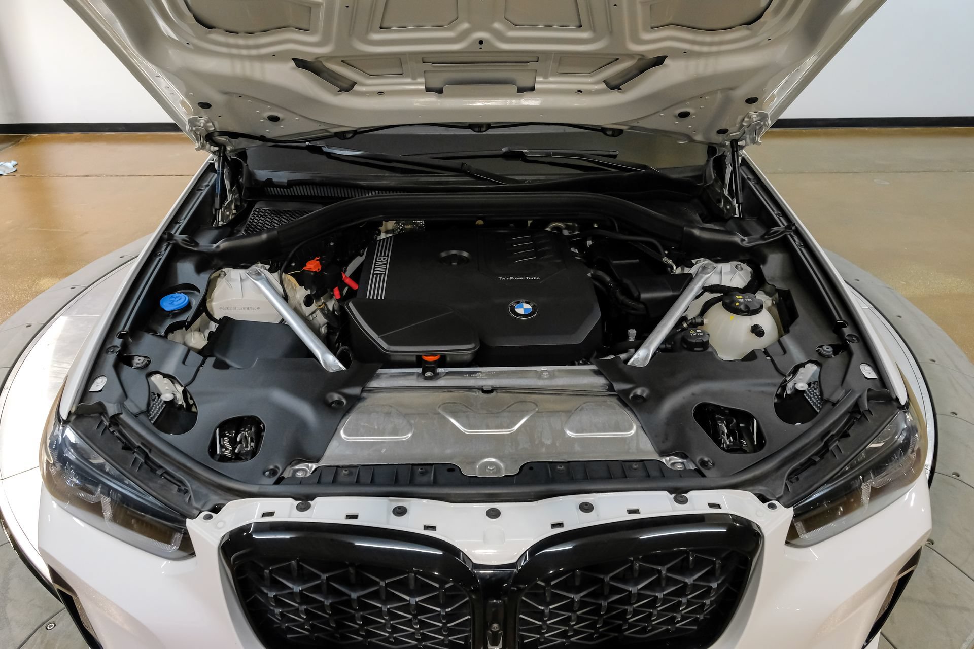 Used 2025 BMW X4 xDrive30i w/ Premium Package AWD/4WD image 54