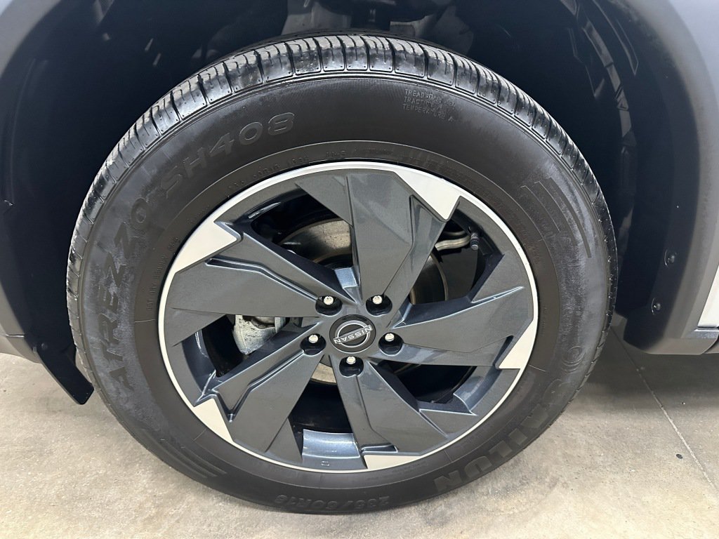 Used 2024 Nissan Rogue SV AWD/4WD image 35