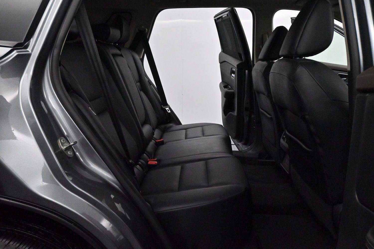 Used 2021 Nissan Rogue SV w/ Premium Package FWD image 30