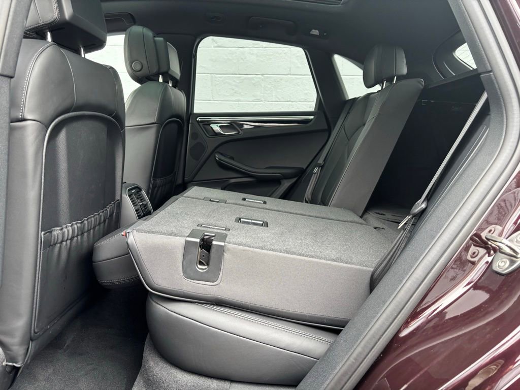 Certified 2026 Porsche Macan image 23