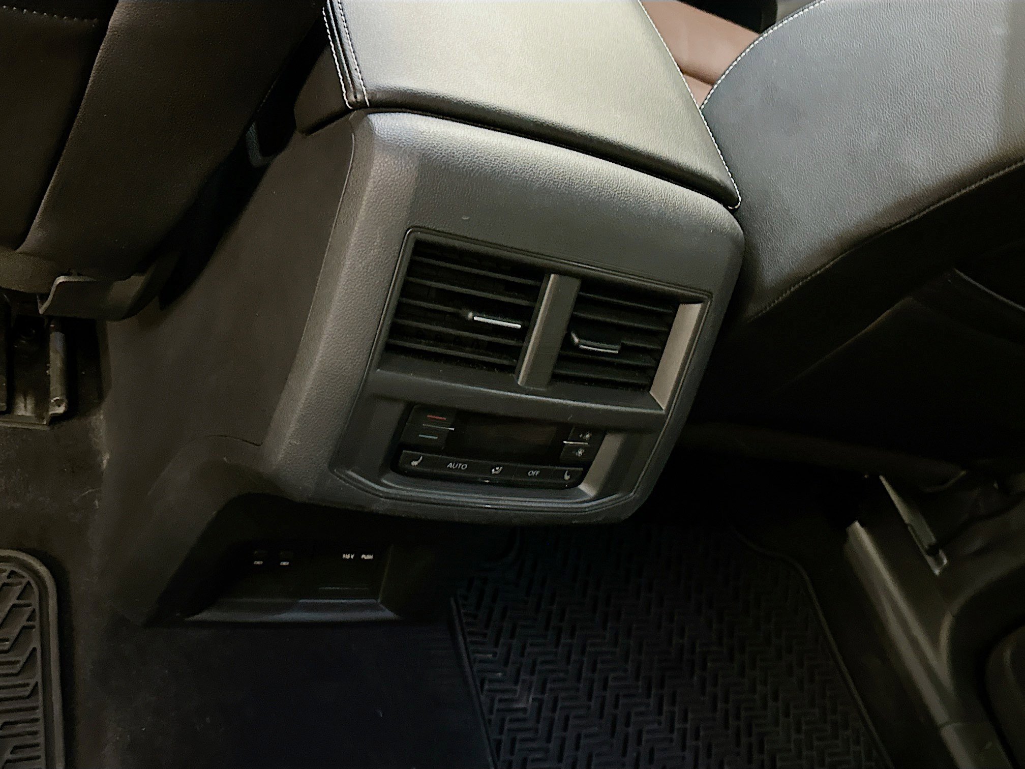 Used 2021 Volkswagen Atlas SEL Premium image 29