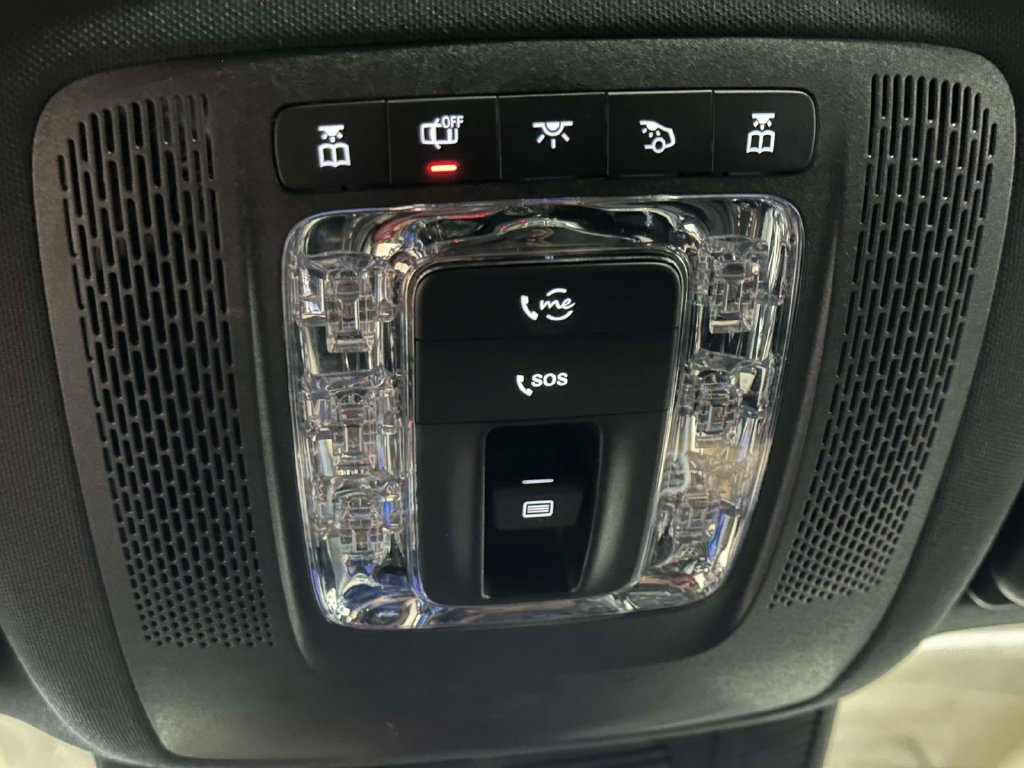 Used 2025 Mercedes-Benz GLS 450 4MATIC w/ AMG Line Exterior image 34