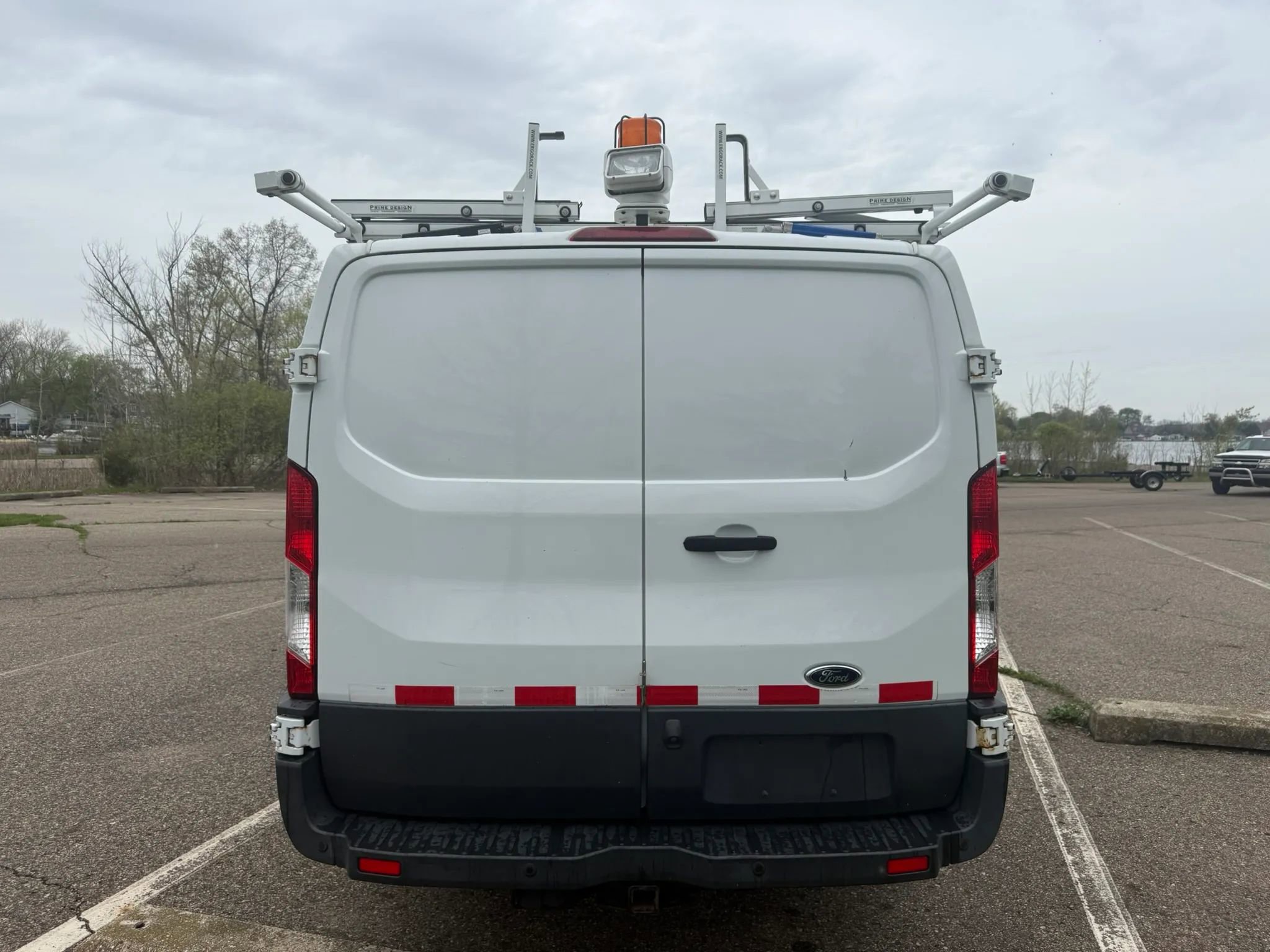 Used 2016 Ford Transit 250 130 Low Roof RWD image 6