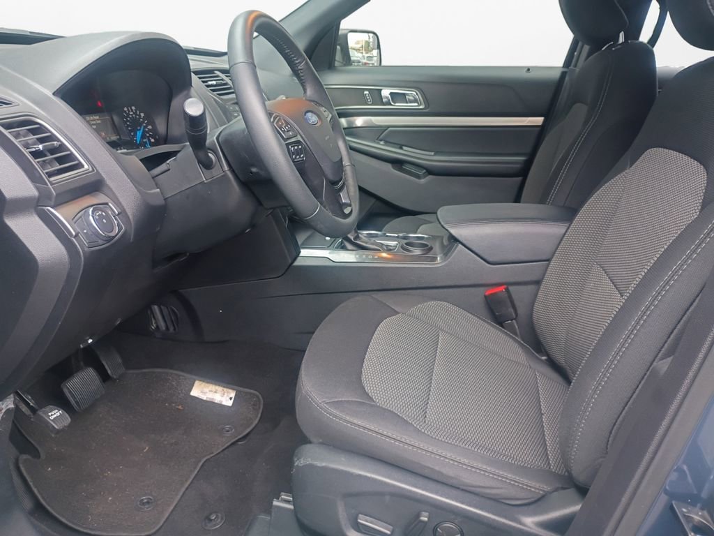 Used 2019 Ford Explorer XLT image 19