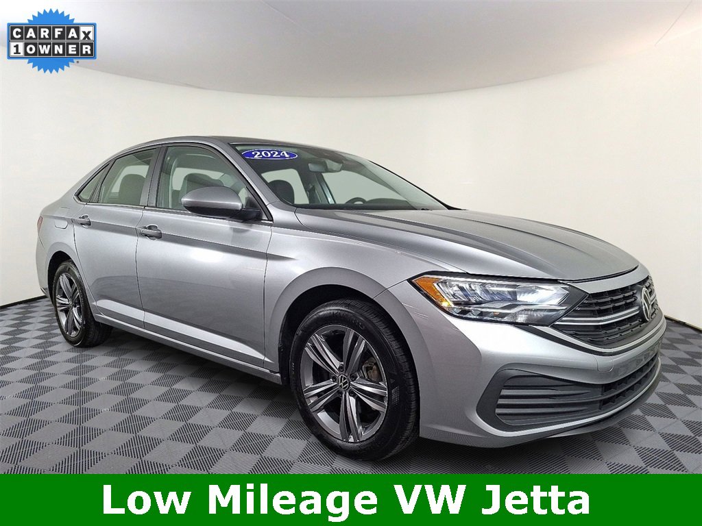 Used 2024 Volkswagen Jetta SE
