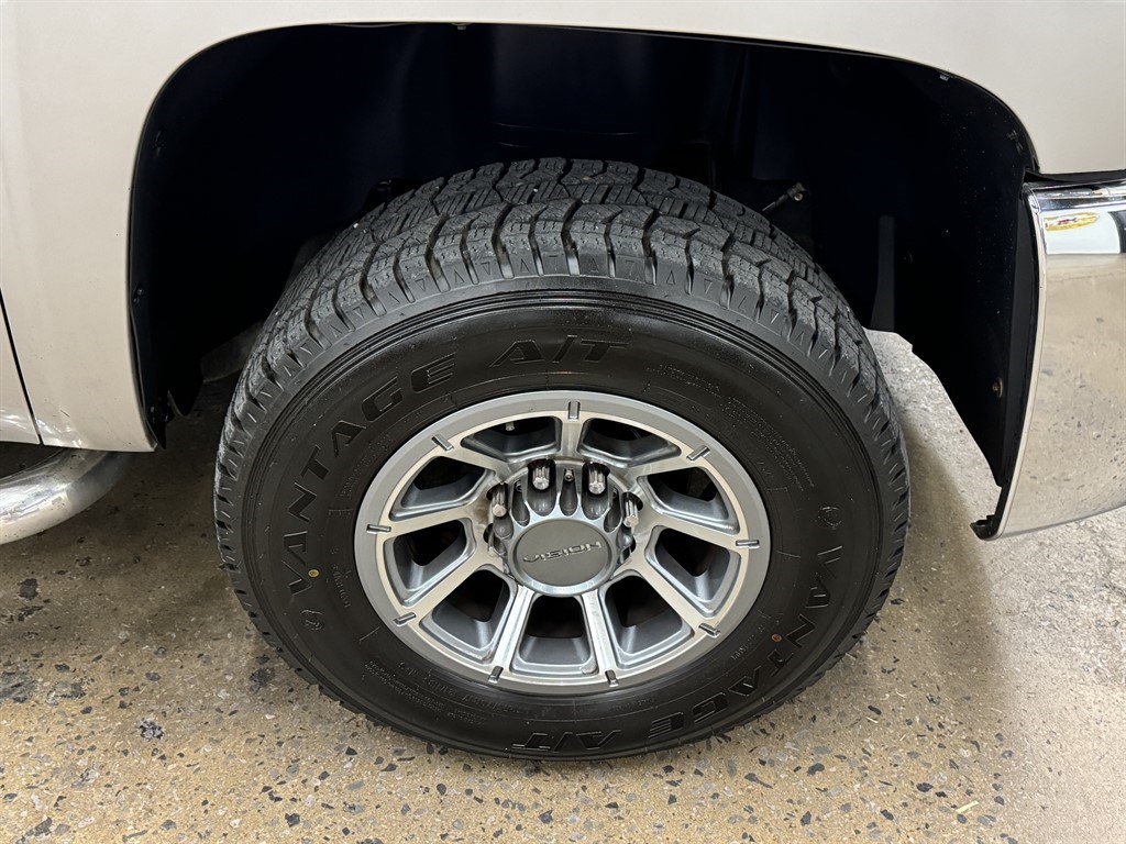 Used 2008 Chevrolet Silverado 2500 LTZ w/ Suspension Package, Off-Road RWD image 18