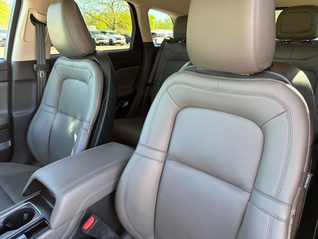 Used 2023 Lincoln Corsair AWD w/ Equipment Group 101A image 9
