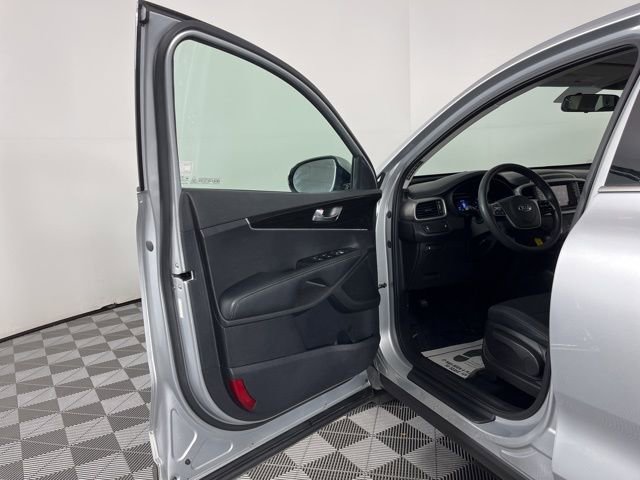 Used 2020 Kia Sorento LX image 16