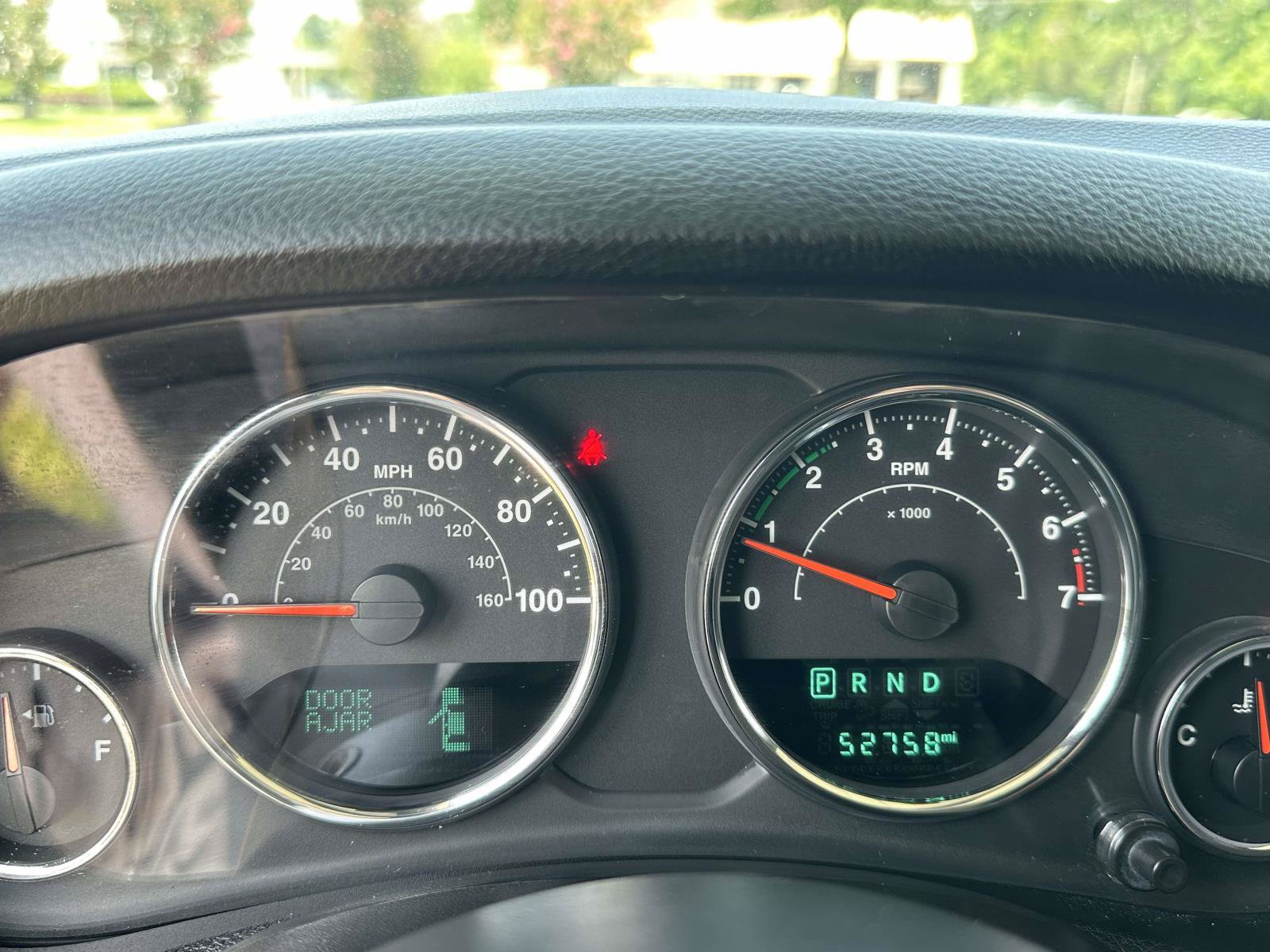 Used 2015 Jeep Wrangler Sahara w/ Connectivity Group AWD/4WD image 17