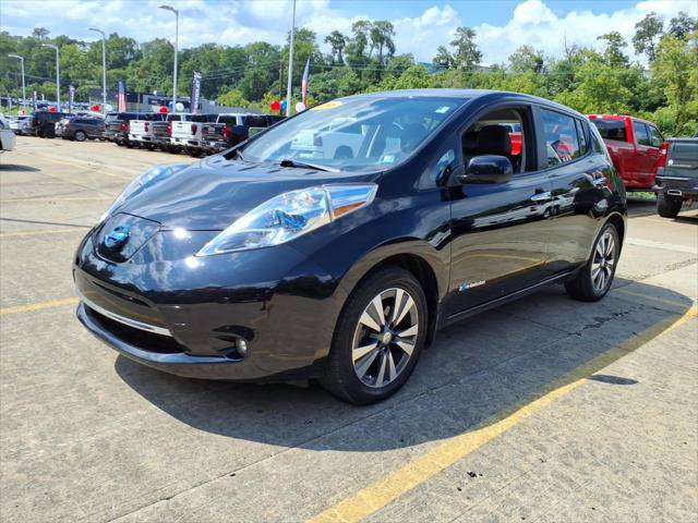 Used 2016 Nissan Leaf SL w/ Premium Package FWD image 4