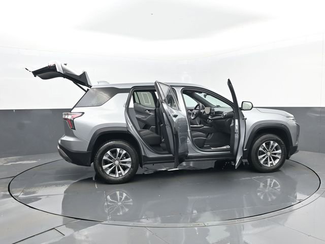 Used 2025 Chevrolet Equinox LT image 29