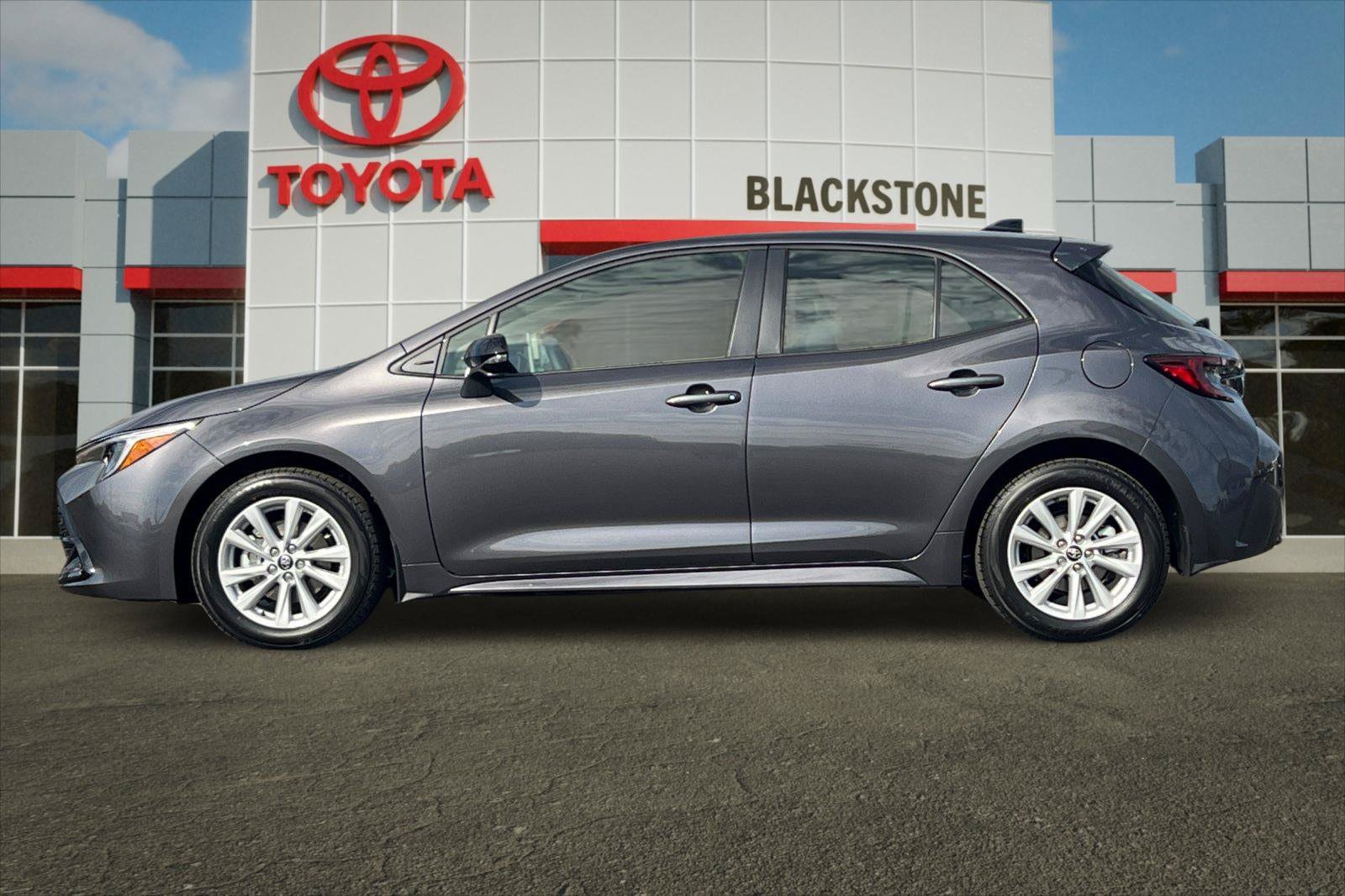 Certified 2027 Toyota Corolla SE w/ SE Premium Package FWD image 6