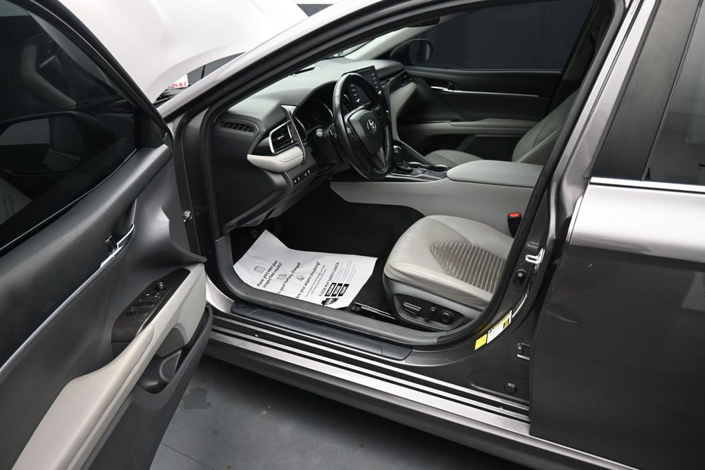 Used 2022 Toyota Camry SE FWD image 15