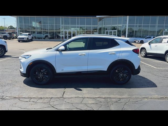 Certified 2025 Buick Encore GX Sport Touring w/ Comfort Package FWD image 5