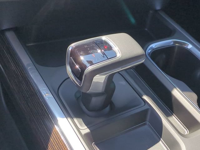 New 2026 GMC Sierra 1500 Elevation w/ LPO, Elevation Black Package AWD/4WD image 17