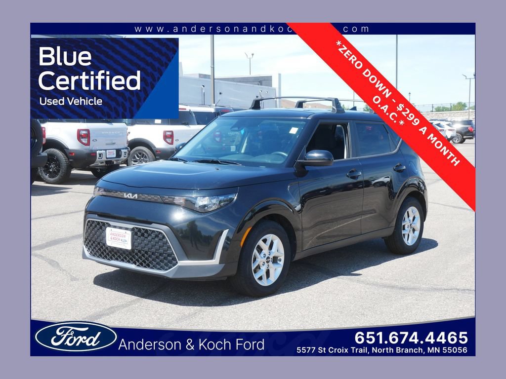 Used 2023 Kia Soul S FWD image 1