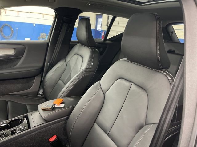 Used 2023 Volvo XC40 B5 Plus w/ Driver Assist Package image 13