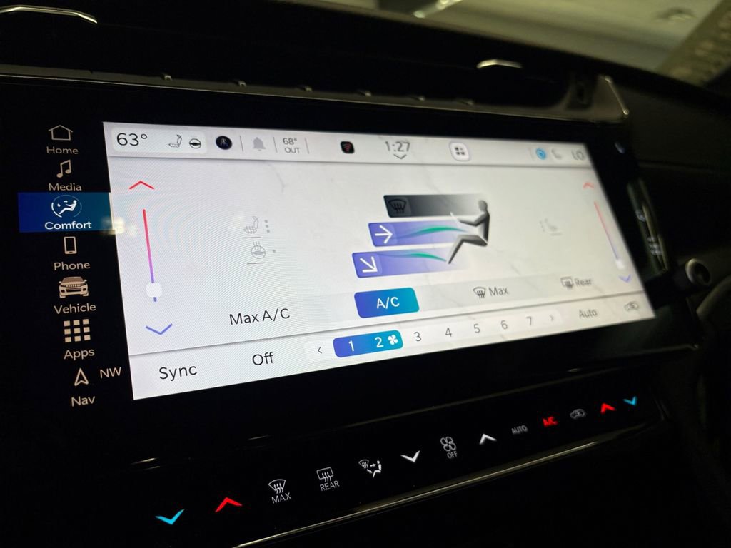 New 2026 Jeep Grand Cherokee Altitude RWD image 25