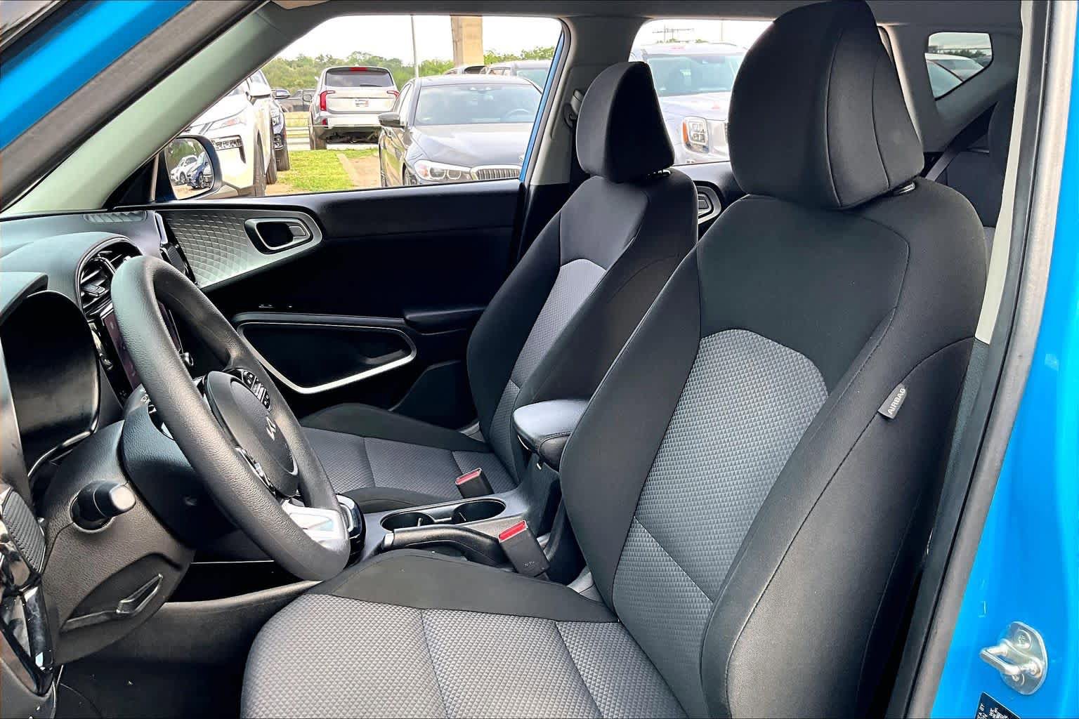 Used 2024 Kia Soul S FWD image 8