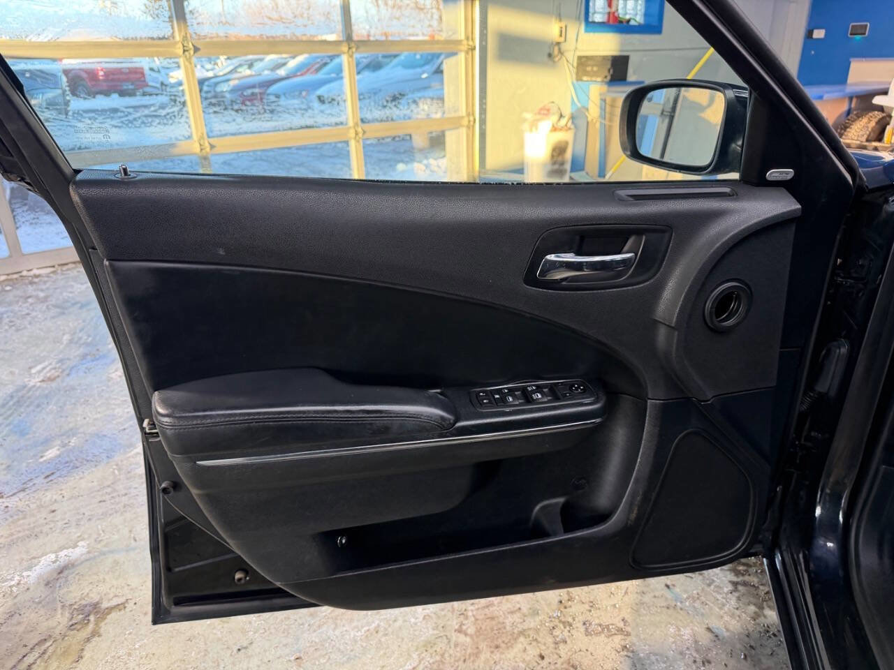 Used 2014 Dodge Charger SXT image 16