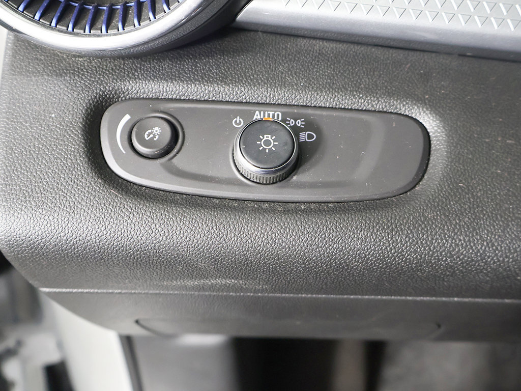 Used 2026 Chevrolet Trax LT FWD image 28