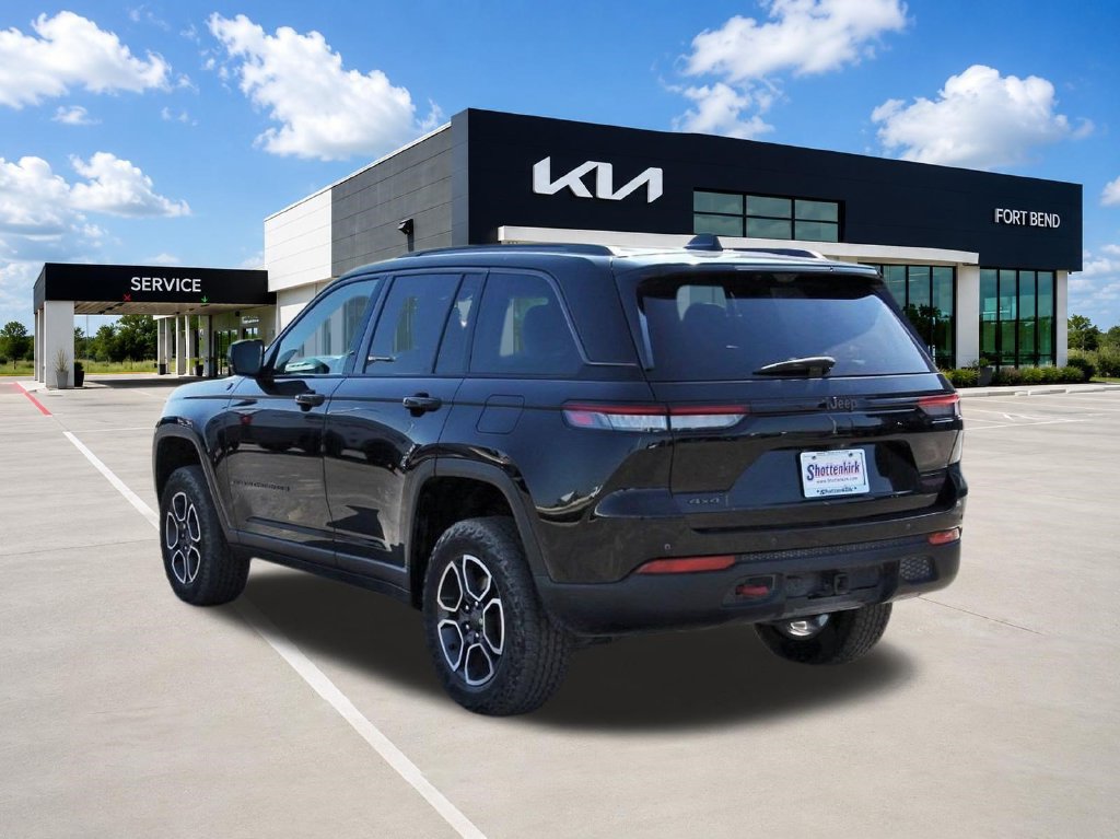 Used 2022 Jeep Grand Cherokee Trailhawk w/ ADV Protech Group II AWD/4WD image 7
